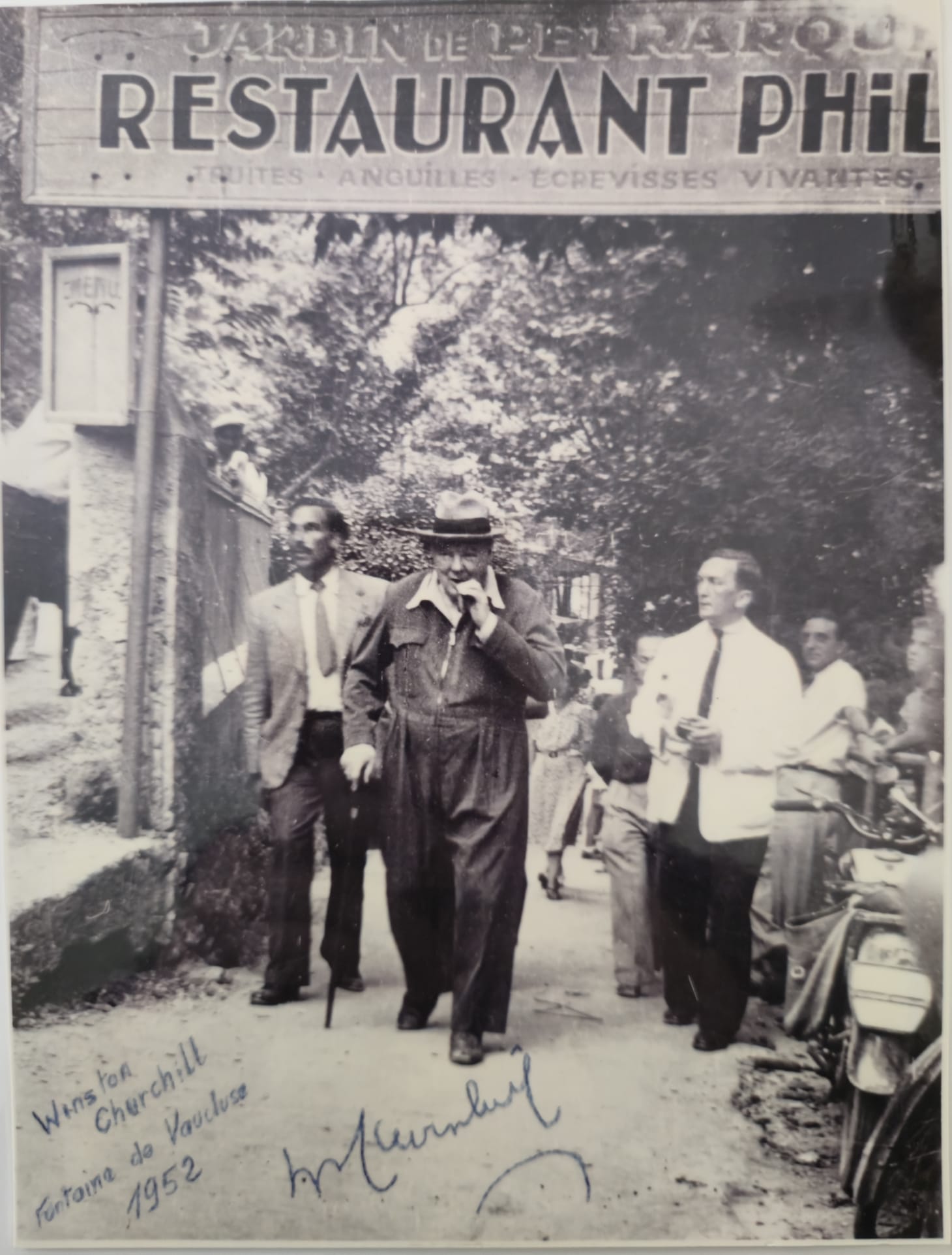 Winston Churchill in front of Restaurant Philip in Fontaine-de-Vaucluse, 1948